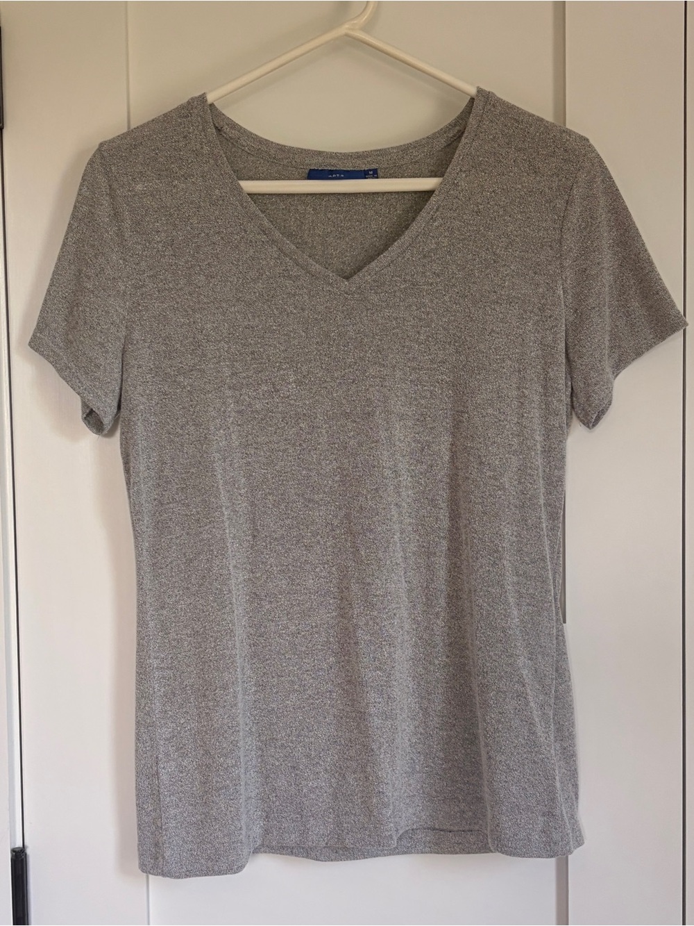 Apt 9 silver tee, size medium